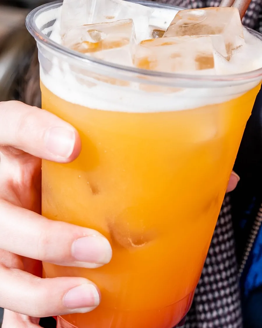 Limonade fraîche servie bien glacée